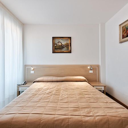 Hotel Meuble Zenith Λινιάνο Σαμπιαντόρο Εξωτερικό φωτογραφία