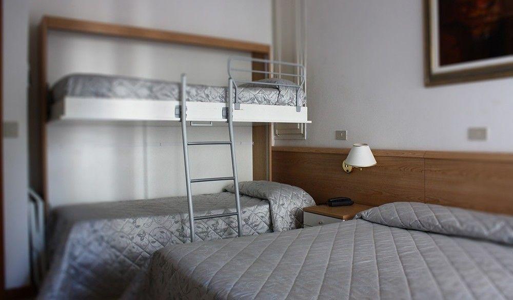 Hotel Meuble Zenith Λινιάνο Σαμπιαντόρο Εξωτερικό φωτογραφία