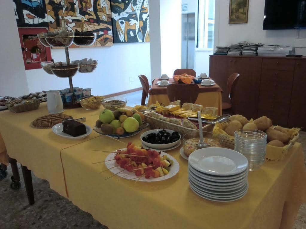 Hotel Meuble Zenith Λινιάνο Σαμπιαντόρο Εξωτερικό φωτογραφία