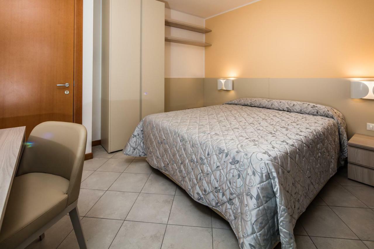 Hotel Meuble Zenith Λινιάνο Σαμπιαντόρο Εξωτερικό φωτογραφία